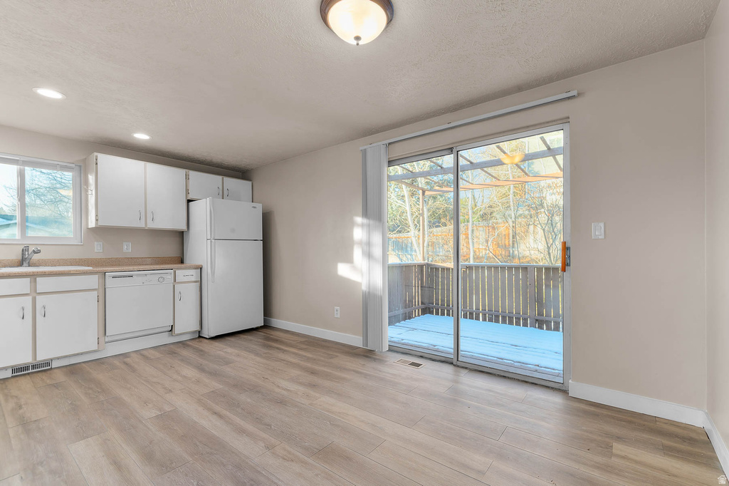 2333 E CLIFF SWALLOW DR Sandy, UT 84093