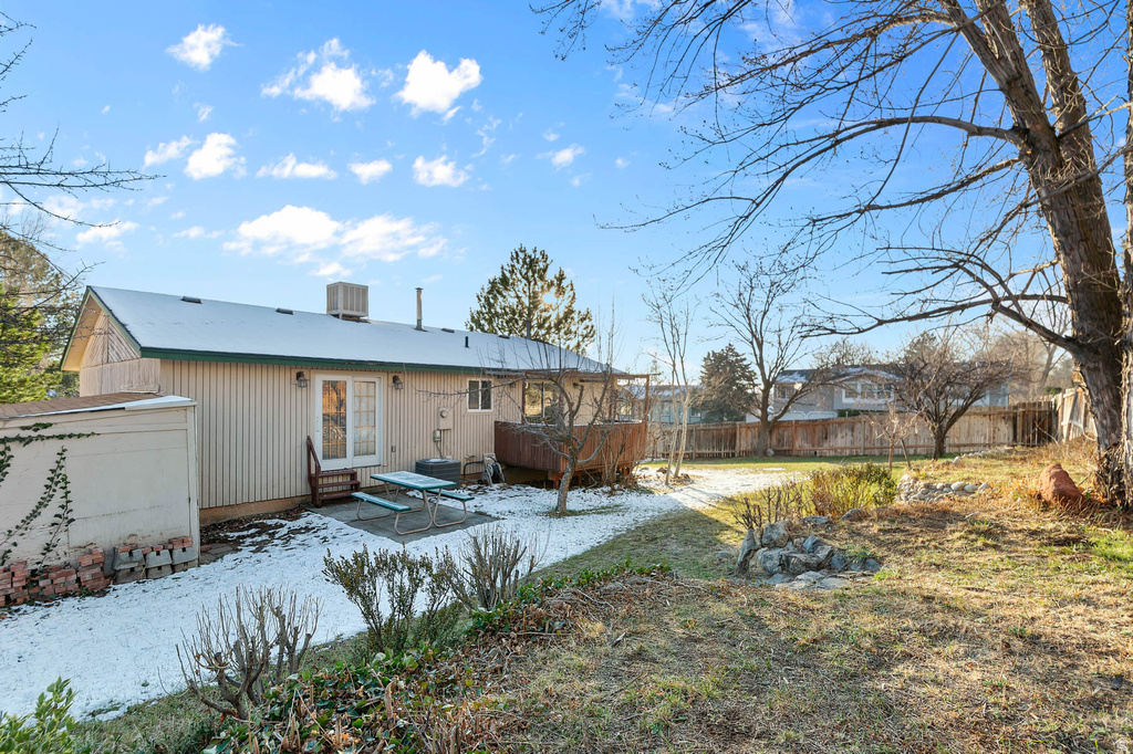 2333 E CLIFF SWALLOW DR Sandy, UT 84093