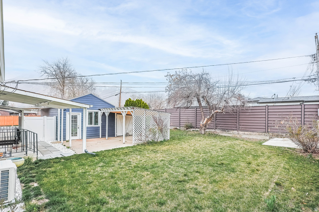 1856 E BROOKHILL DR Cottonwood Heights, UT 84121