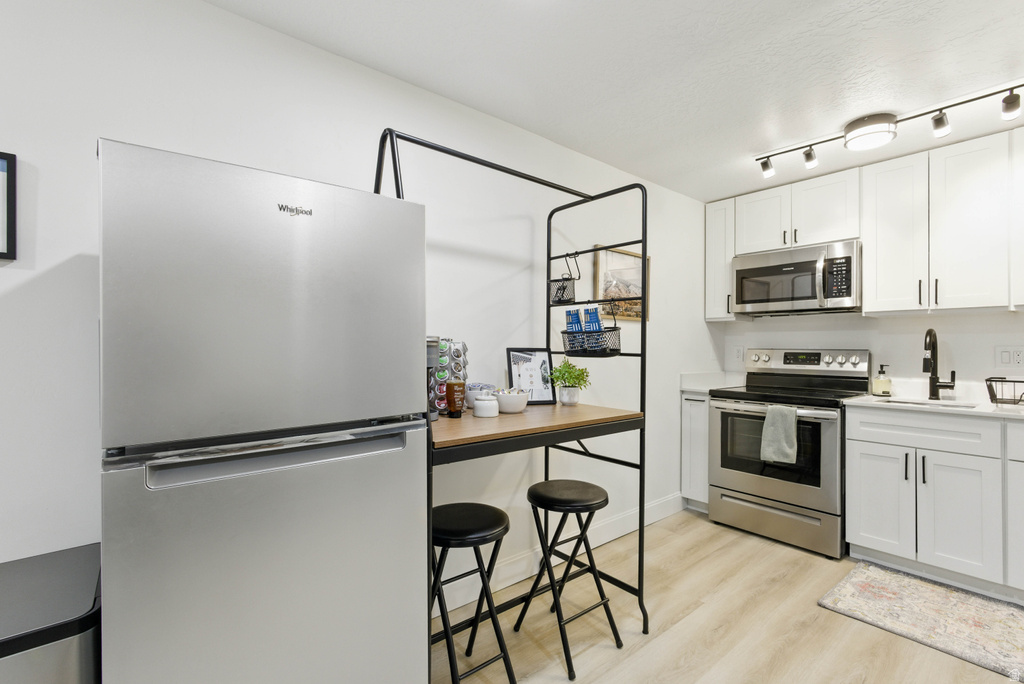 1856 E BROOKHILL DR Cottonwood Heights, UT 84121