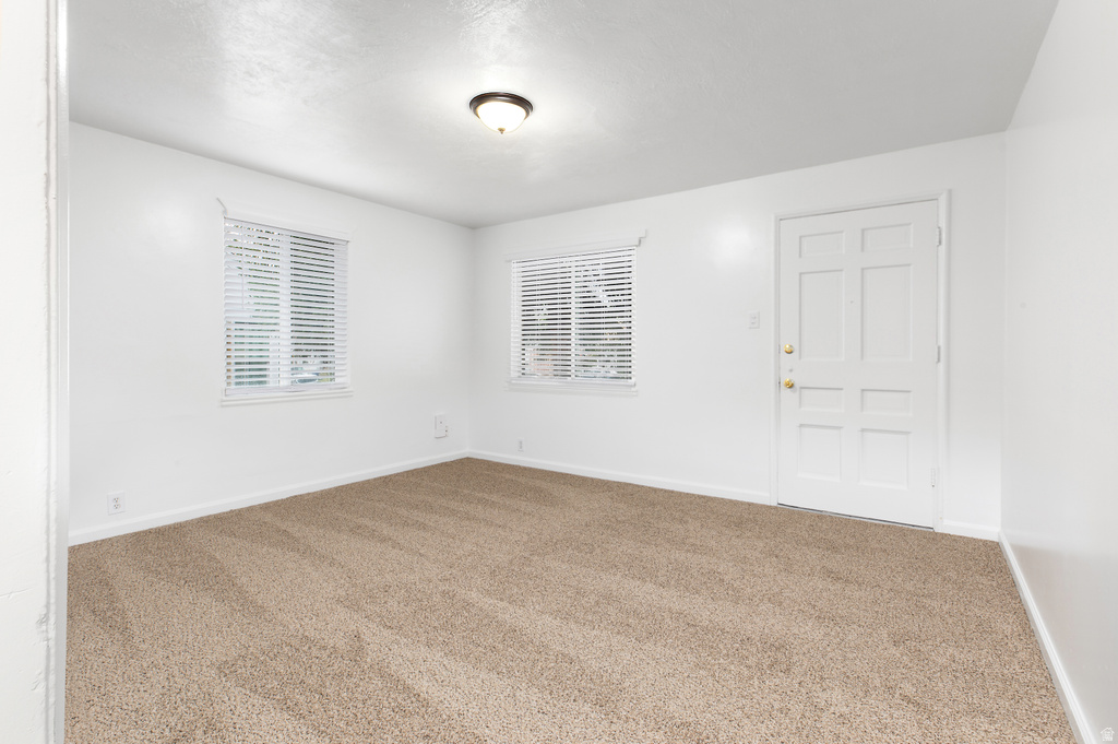 1476 E 3010 S Millcreek, UT 84106