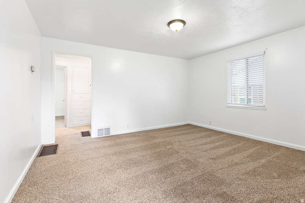 1476 E 3010 S Millcreek, UT 84106