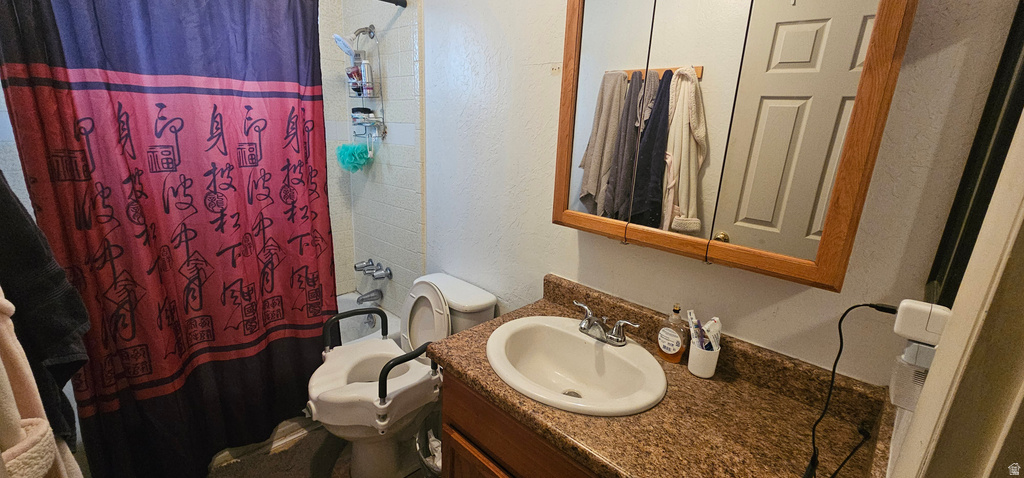 195 E MAIN ST Wellington, UT 84542