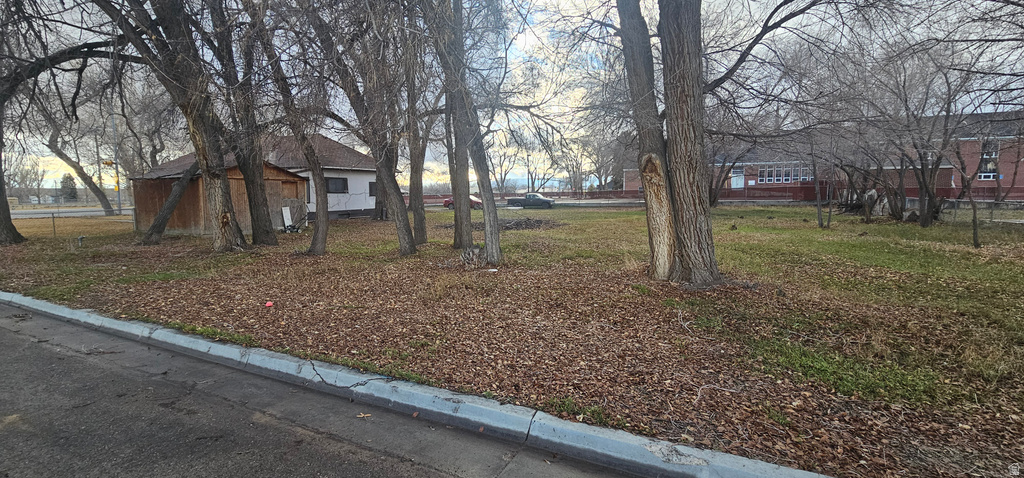 195 E MAIN ST Wellington, UT 84542