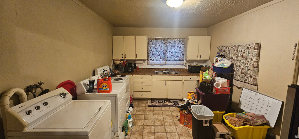 195 E MAIN ST Wellington, UT 84542