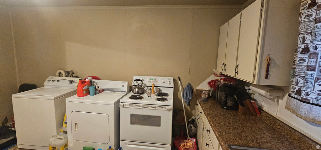 195 E MAIN ST Wellington, UT 84542