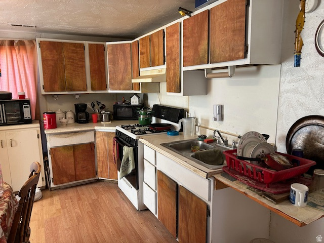 220 W MAIN ST Myton, UT 84052