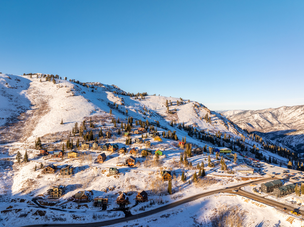 6809 E 6725 N Eden, UT 84310