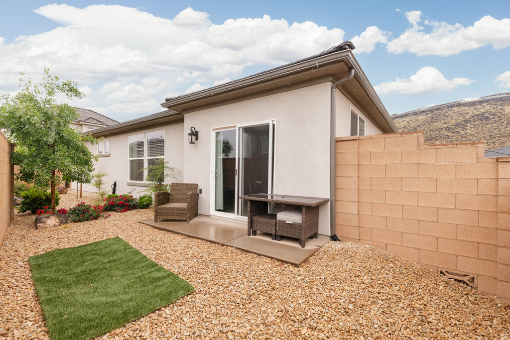 1427 N RUSTICO DR Washington, UT 84780