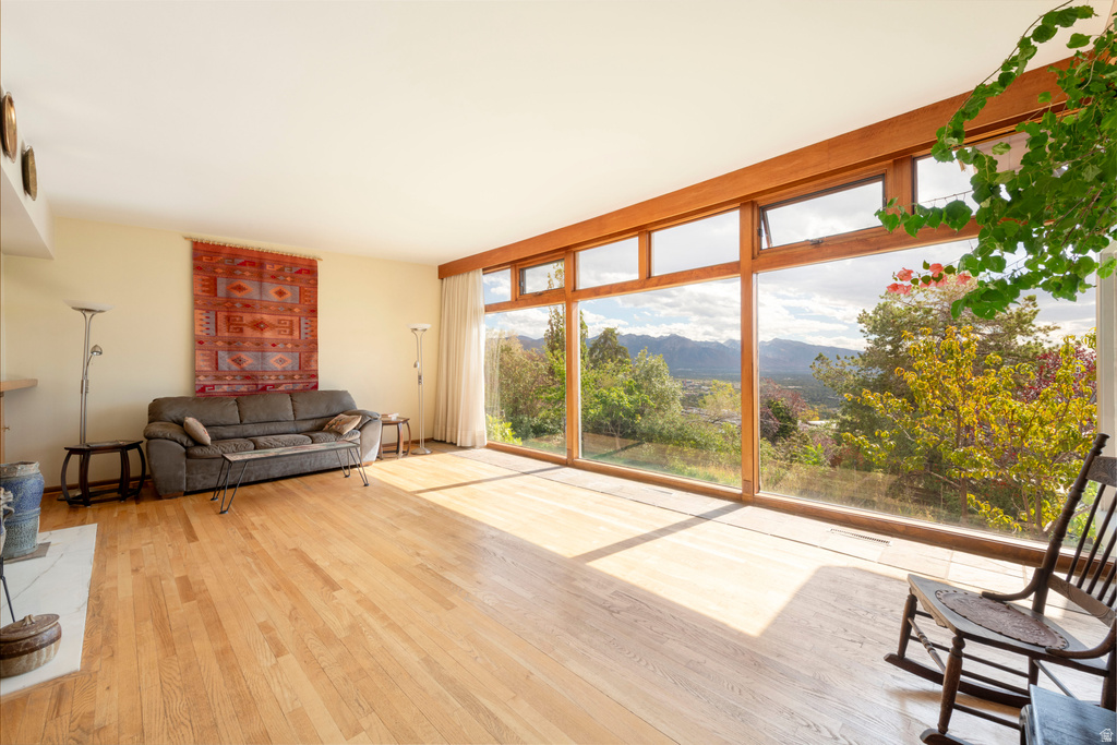 674 E 16TH AVE Salt Lake City, UT 84103