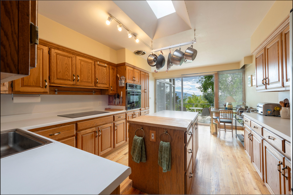 674 E 16TH AVE Salt Lake City, UT 84103