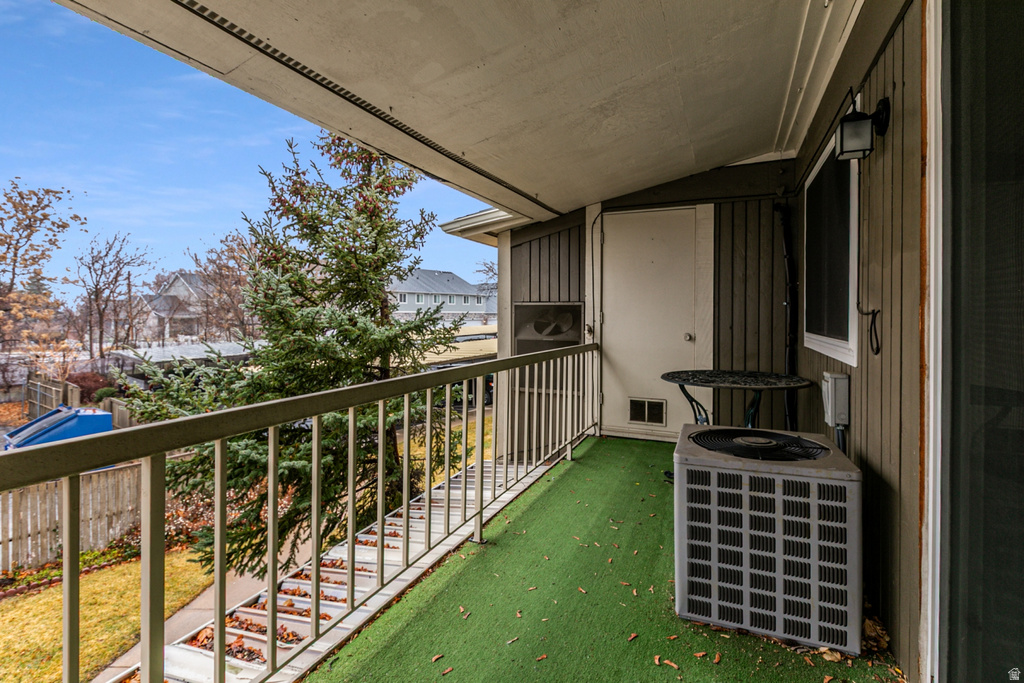 337 PEACH LN Bountiful, UT 84010