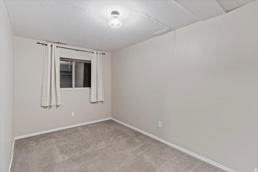 889 S CLOVER CIR Ogden, UT 84404