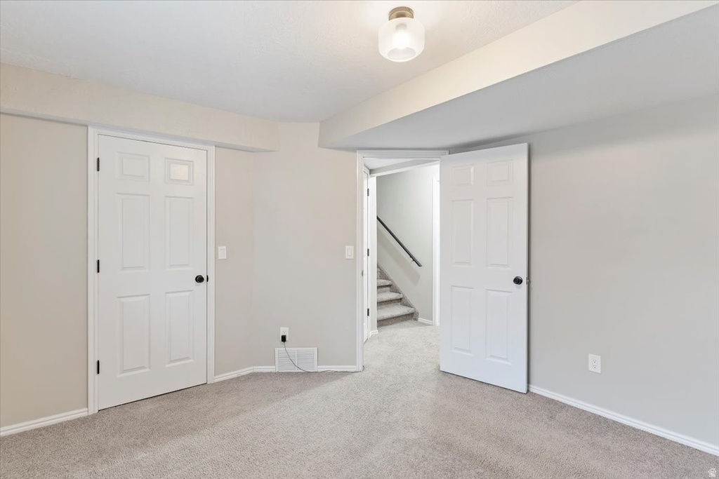 889 S CLOVER CIR Ogden, UT 84404