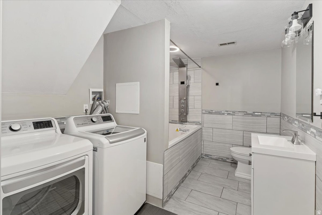 889 S CLOVER CIR Ogden, UT 84404