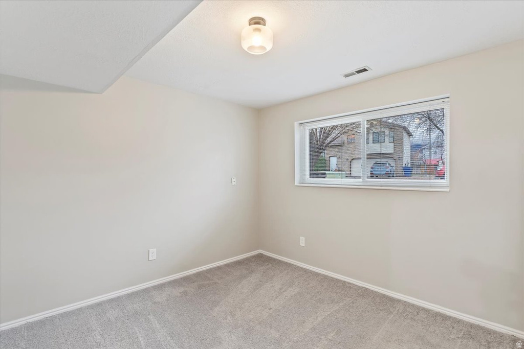 889 S CLOVER CIR Ogden, UT 84404