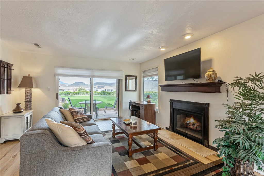 860 S VILLAGE RD #R4 St George, UT 84770