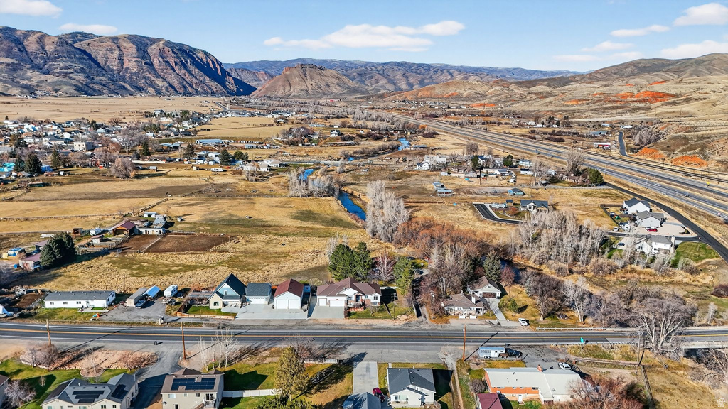 209 MAIN ST Henefer, UT 84033