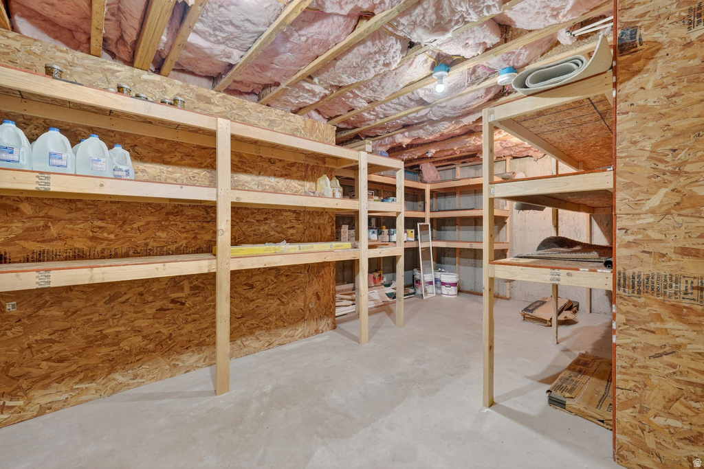 209 MAIN ST Henefer, UT 84033