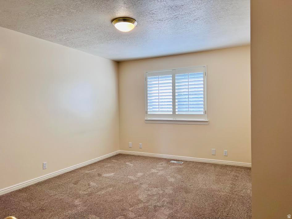 213 LAKEVIEW Stansbury Park, UT 84074