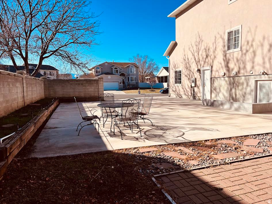 213 LAKEVIEW Stansbury Park, UT 84074