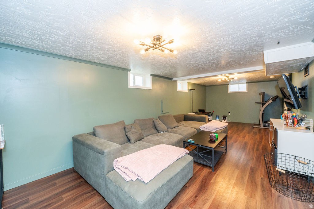 4663 S 200 E Washington Terrace, UT 84405