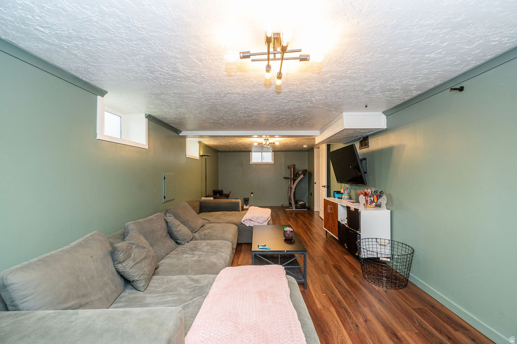 4663 S 200 E Washington Terrace, UT 84405