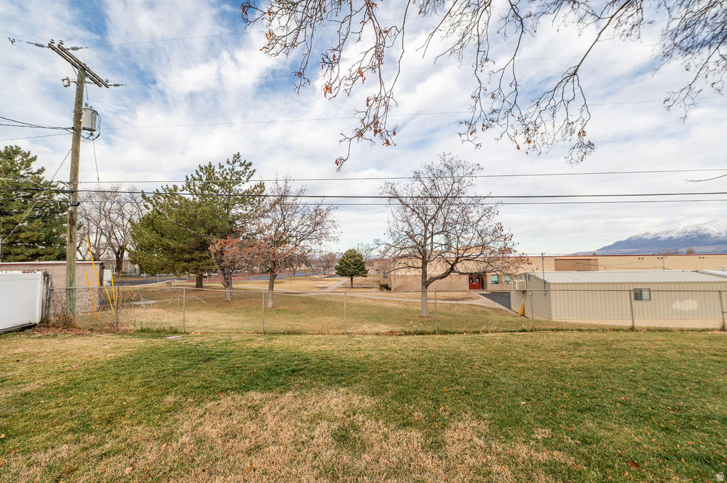 4663 S 200 E Washington Terrace, UT 84405