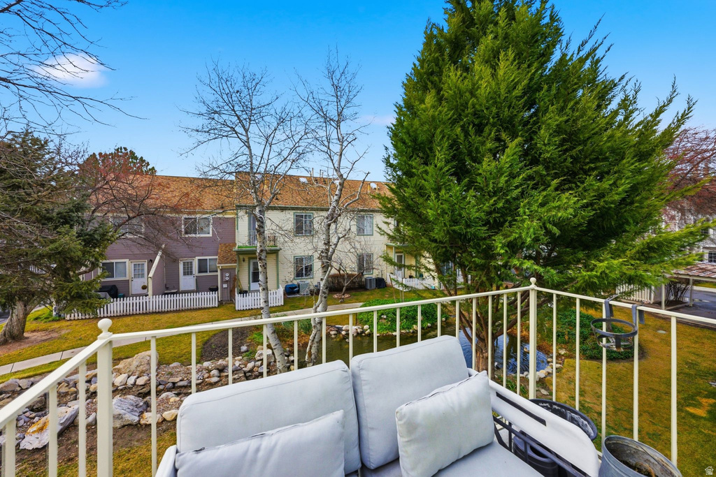 1406 W BEACON HILL DR Taylorsville, UT 84123