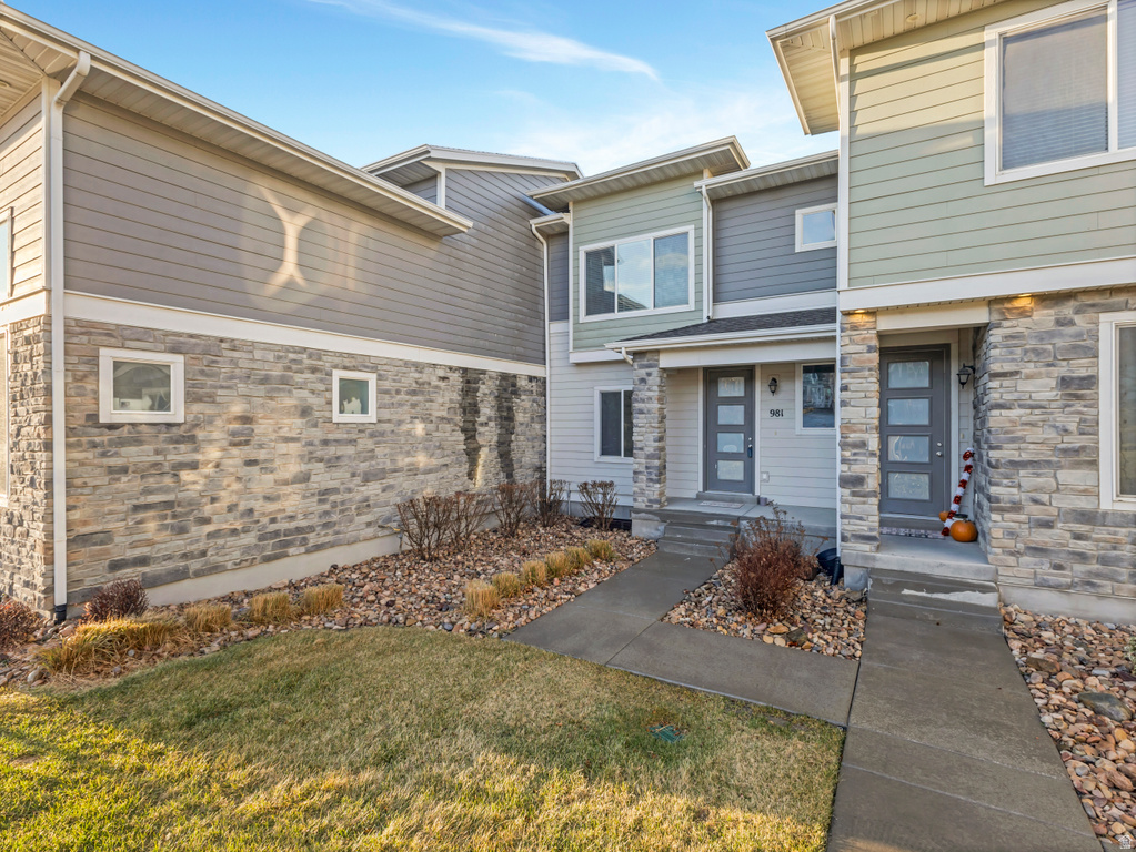 981 W CYAN VALLEY WAY Bluffdale, UT 84065