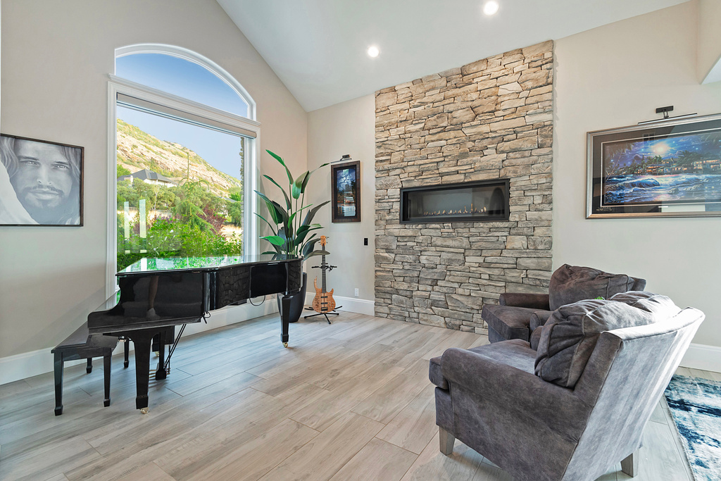 2373 E BEAR HILLS CIR Draper, UT 84020