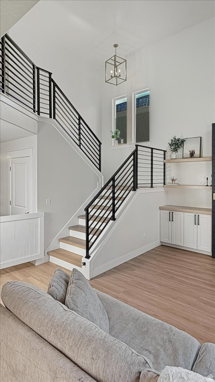 153 N VALCREST DR Saratoga Springs, UT 84045