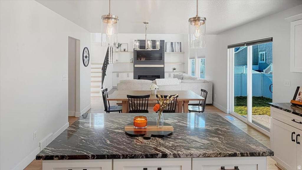 153 N VALCREST DR Saratoga Springs, UT 84045