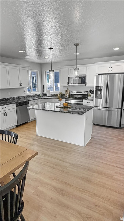 153 N VALCREST DR Saratoga Springs, UT 84045