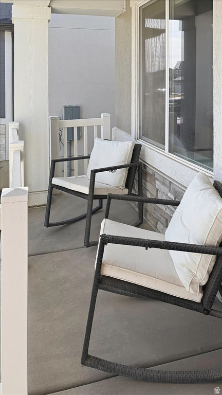 153 N VALCREST DR Saratoga Springs, UT 84045