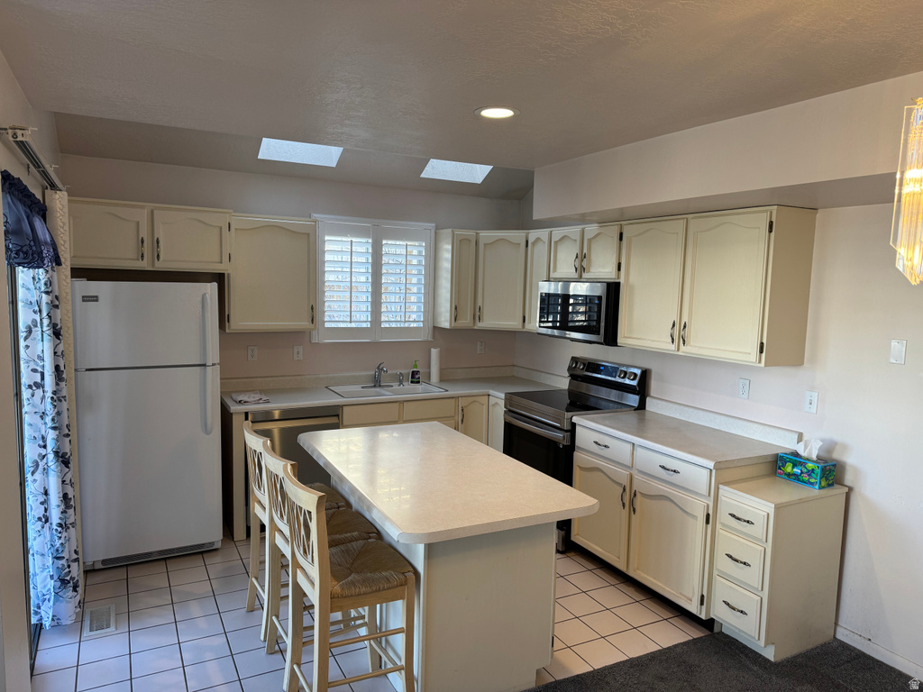 7640 S QUAIL SPRINGS CIR Midvale, UT 84047