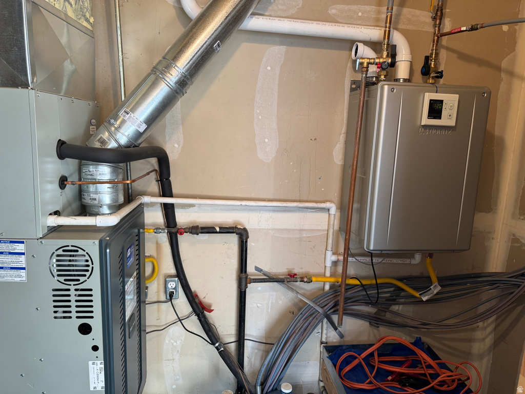 7640 S QUAIL SPRINGS CIR Midvale, UT 84047