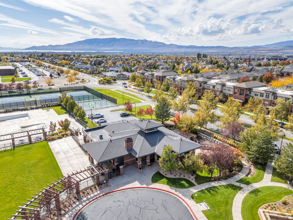 256 E BACKHAND LN Lehi, UT 84043