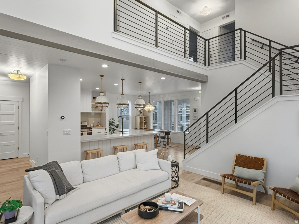 7646 S CLIPPER HILL RD #305 West Jordan, UT 84081