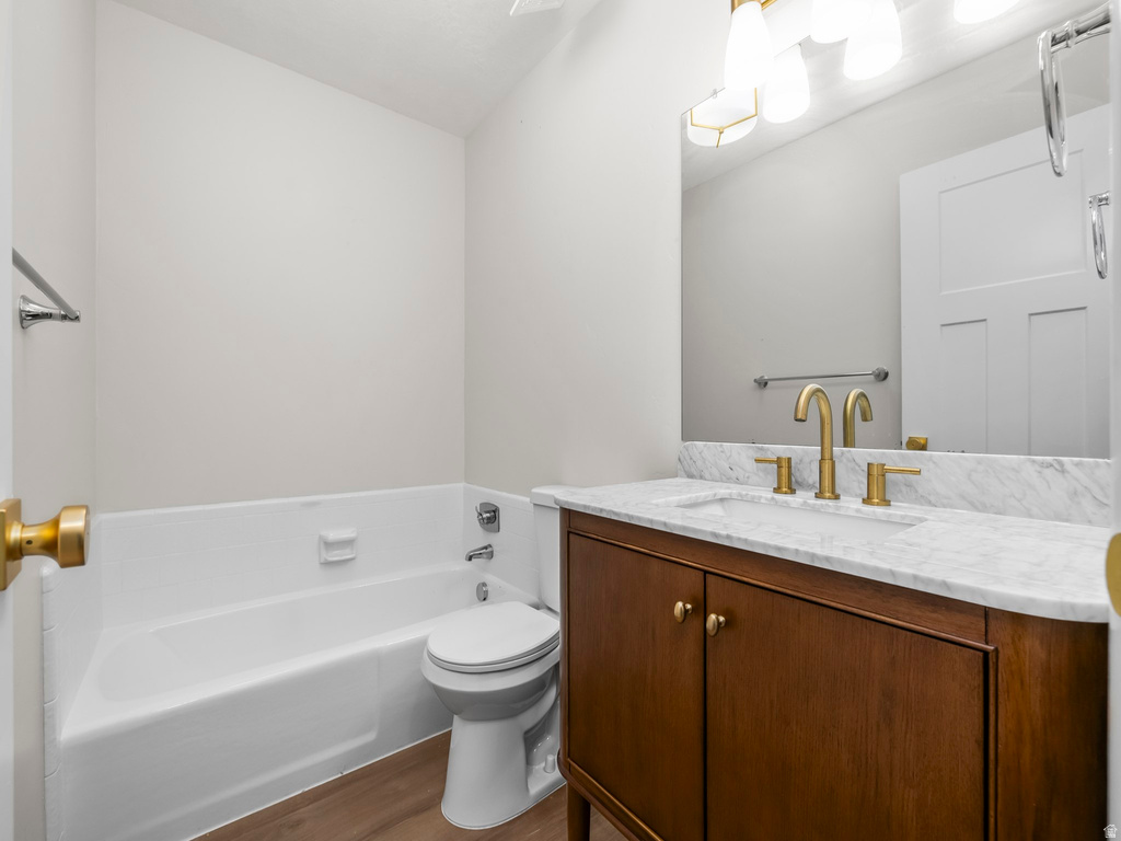 2702 E OAK HILLS DR Layton, UT 84040