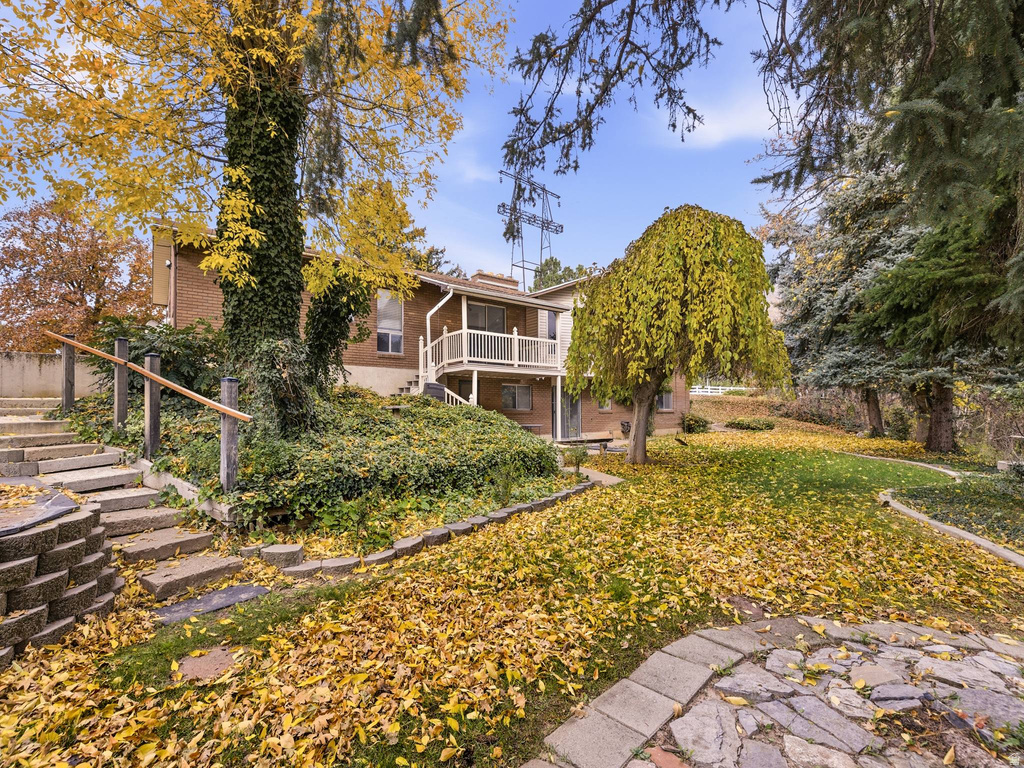 2702 E OAK HILLS DR Layton, UT 84040