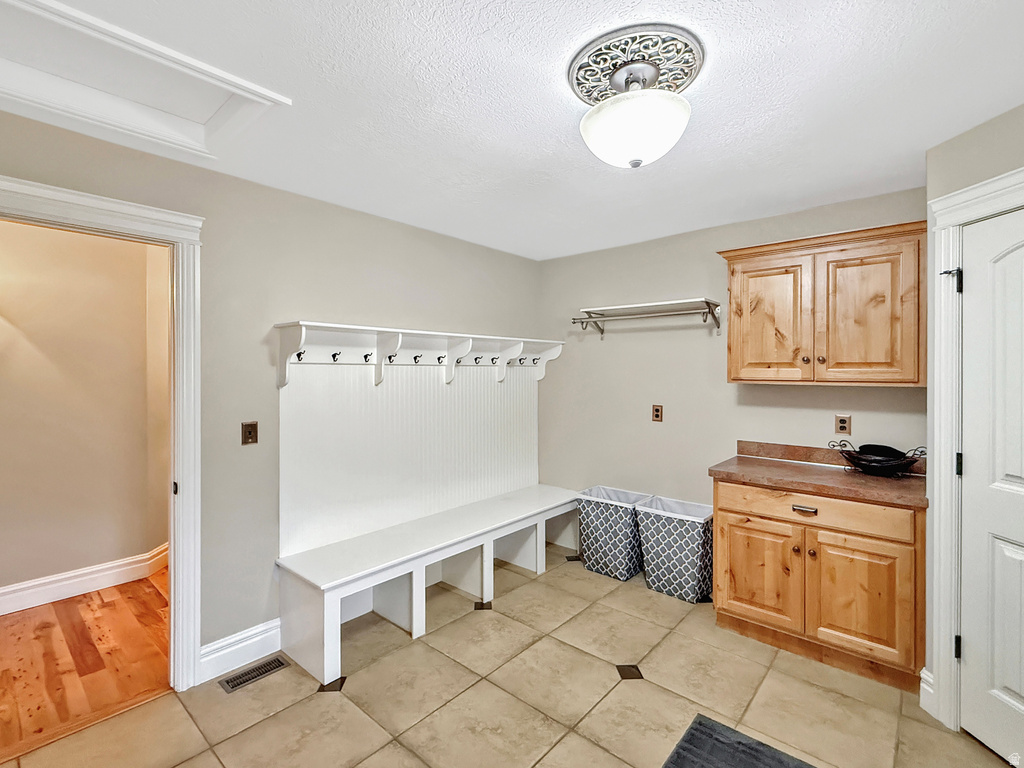 1076 W MOUNTAIN ORCHARD DR Pleasant View, UT 84414