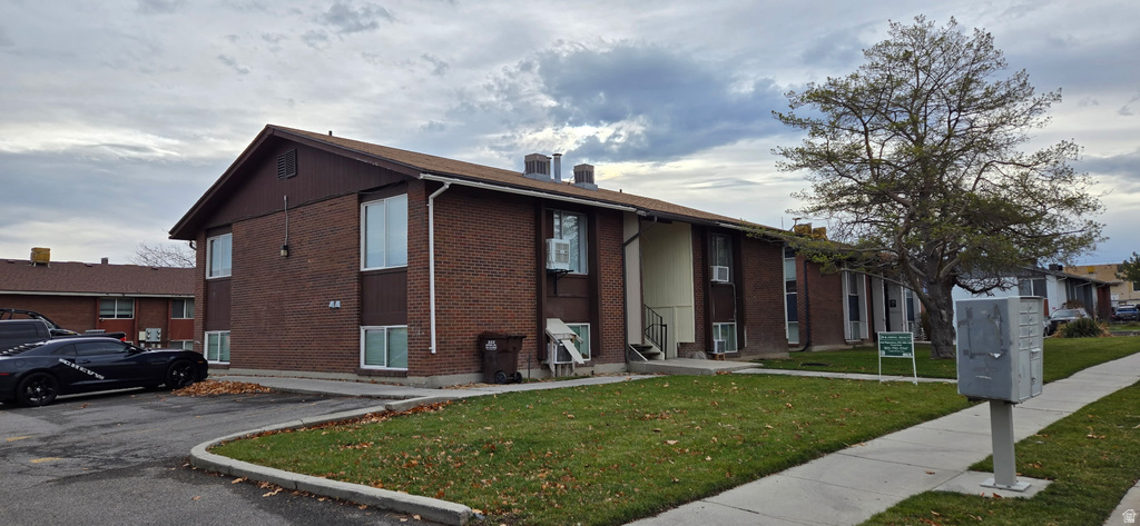 4639 S ARLINGTON PARK DR West Valley City, UT 84120