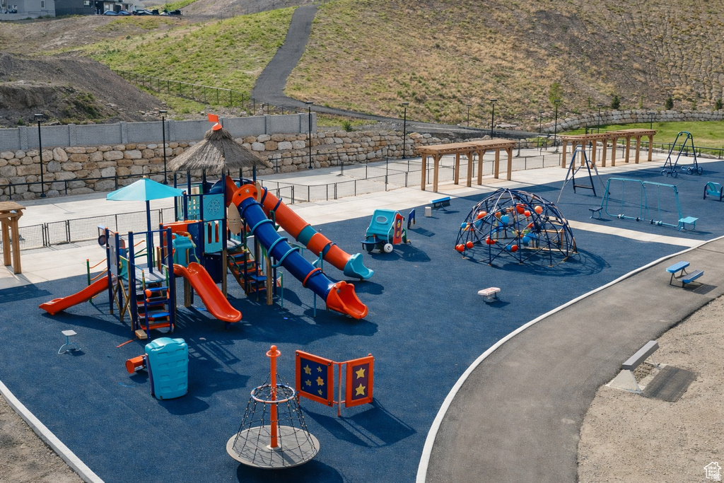 2191 N ELDERBERRY DR Saratoga Springs, UT 84045