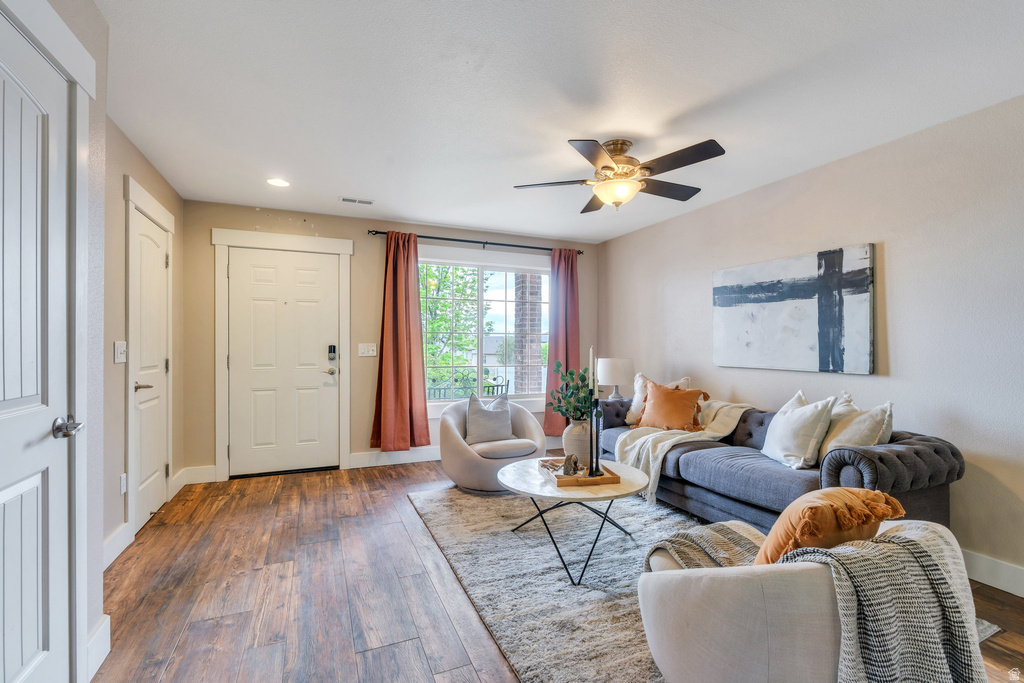 291 W KESTREL DR Saratoga Springs, UT 84045