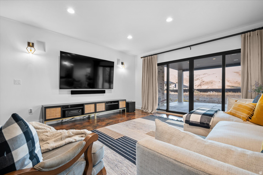 669 S 150 E Mantua, UT 84324