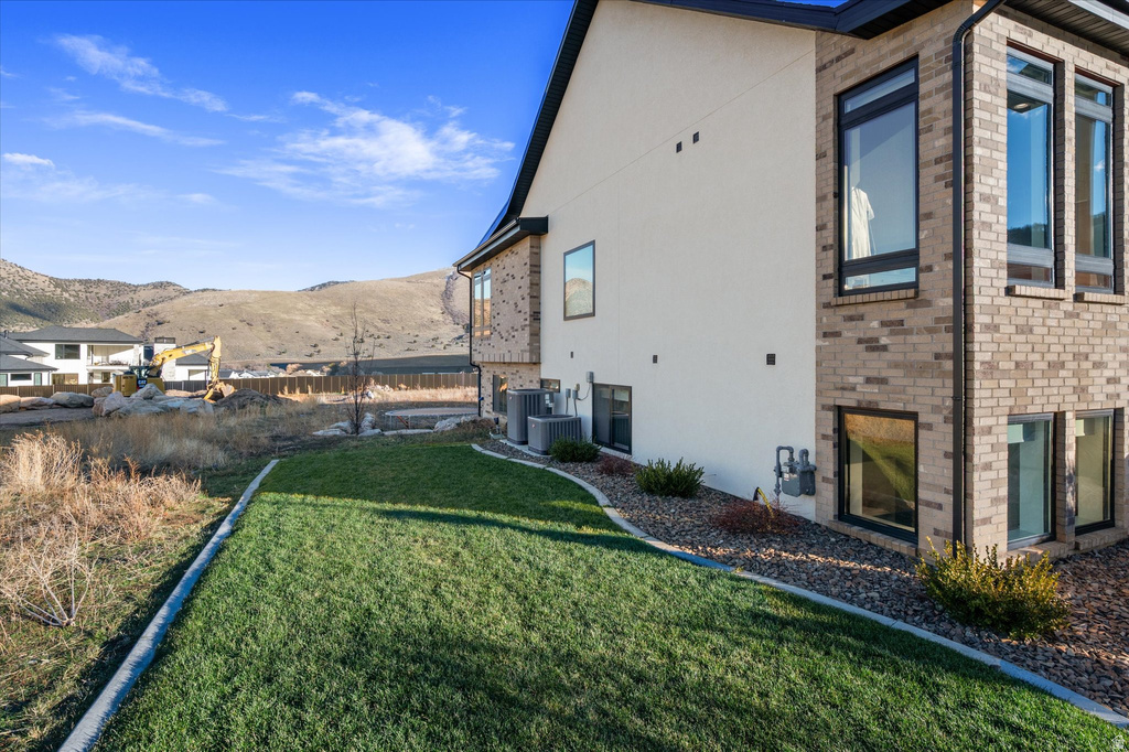 669 S 150 E Mantua, UT 84324