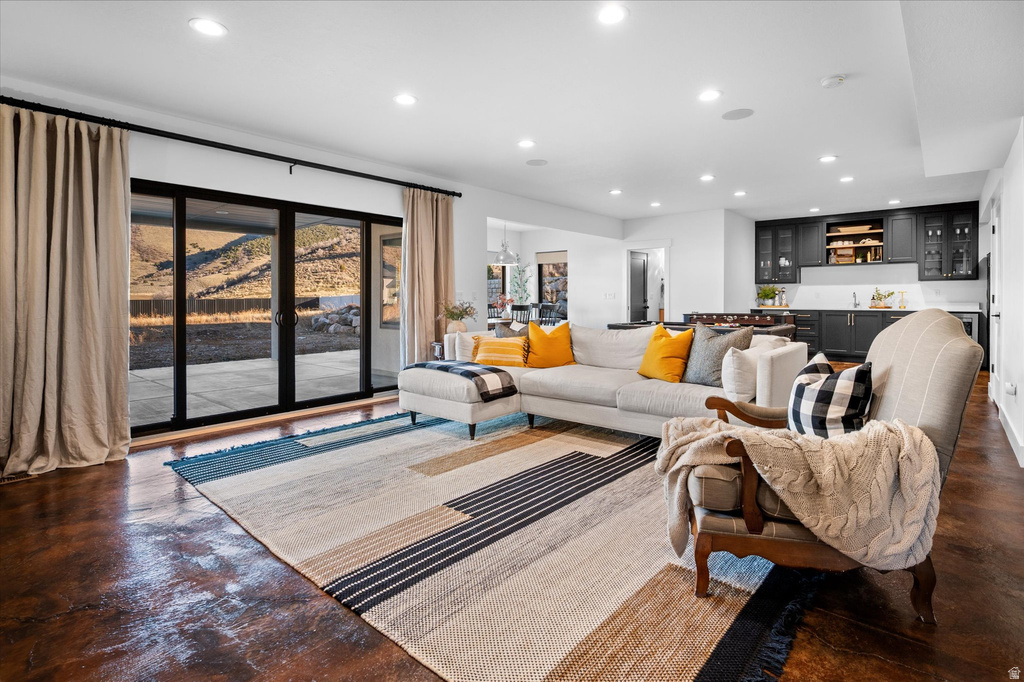 669 S 150 E Mantua, UT 84324