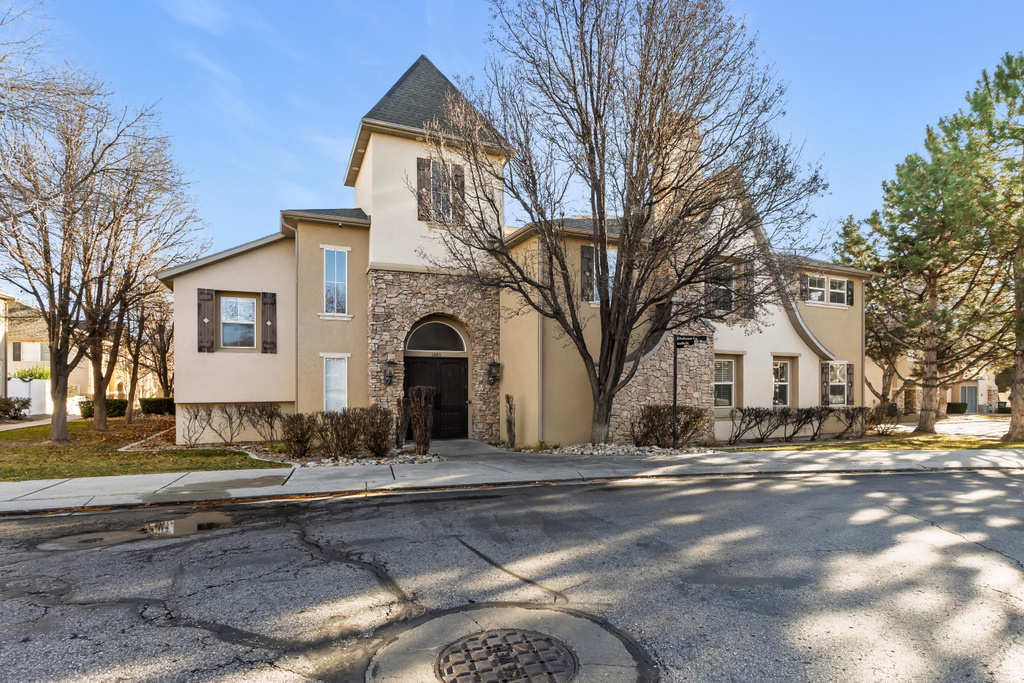 6823 S SAVOIE CT West Jordan, UT 84084