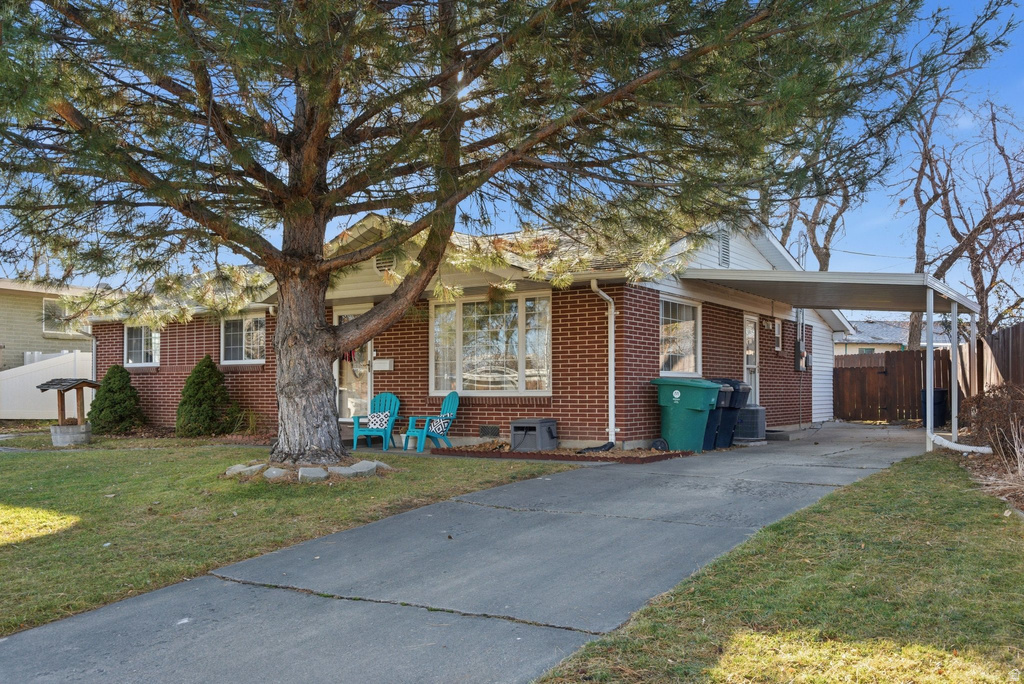 581 W GREENLEAF DR Murray, UT 84123